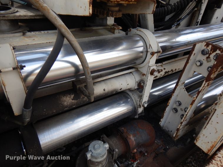 image for item GK9543 1999 Cedarapids CR461R  paver