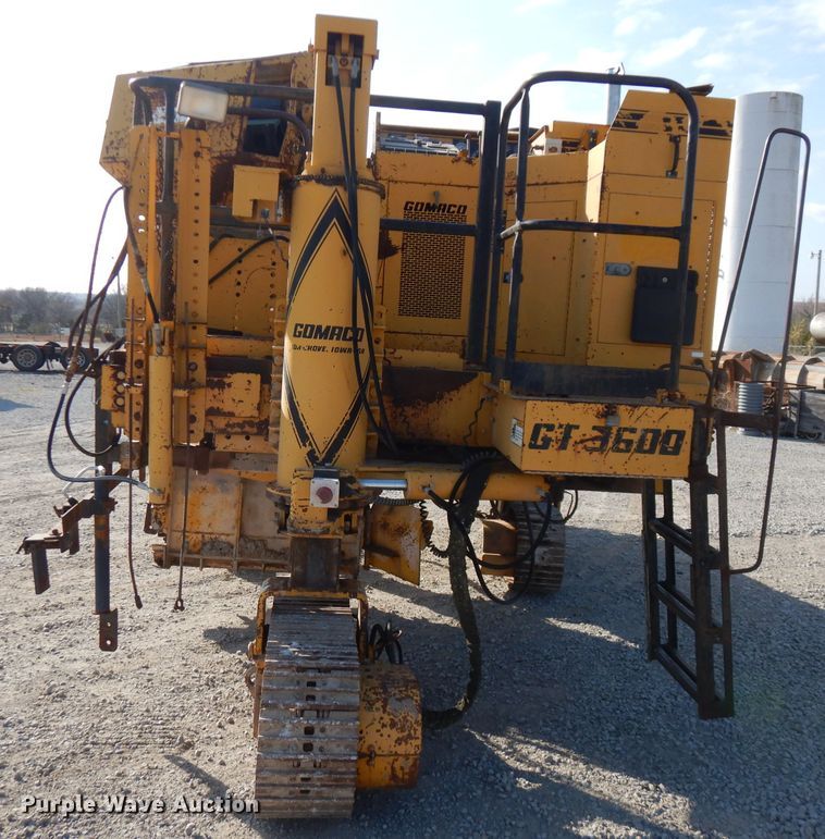 image for item GK9544 2001 Gomaco GT3600 curb machine