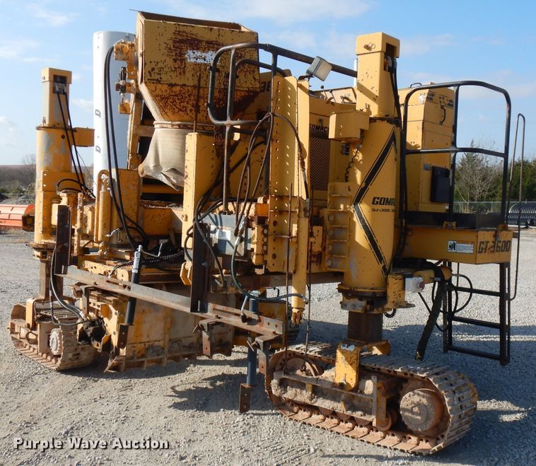 image for item GK9544 2001 Gomaco GT3600 curb machine