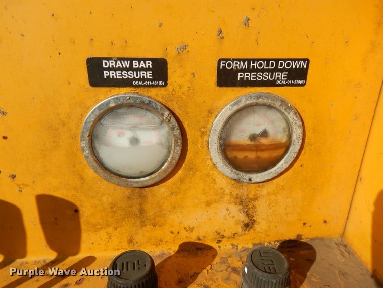 image for item GK9544 2001 Gomaco GT3600 curb machine