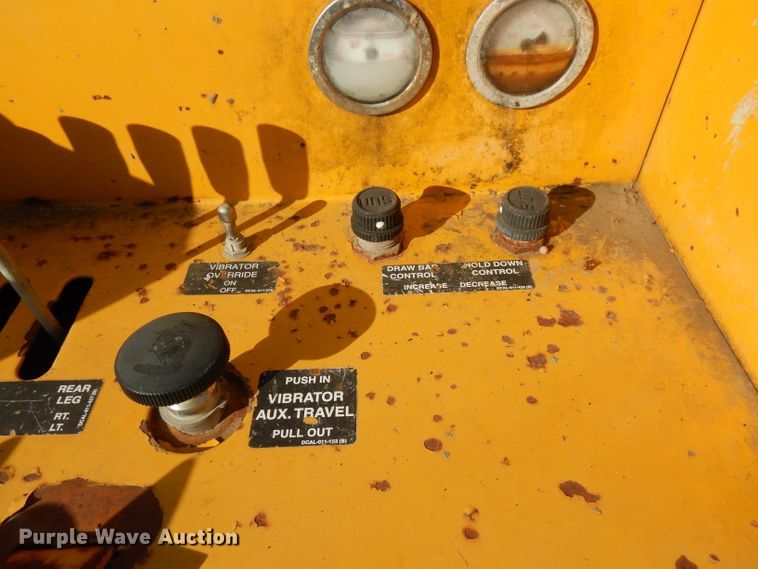 image for item GK9544 2001 Gomaco GT3600 curb machine