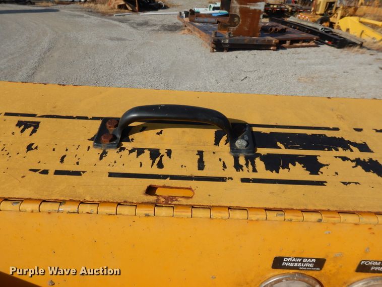 image for item GK9544 2001 Gomaco GT3600 curb machine