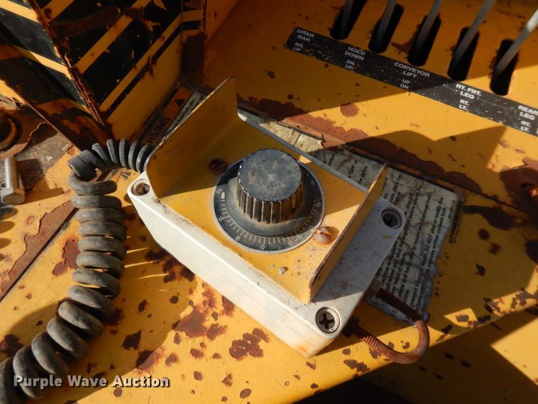 image for item GK9544 2001 Gomaco GT3600 curb machine