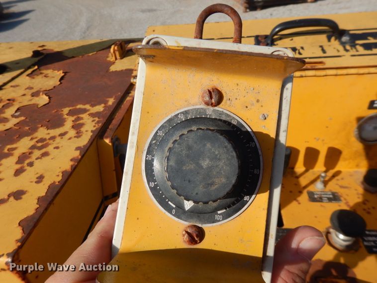 image for item GK9544 2001 Gomaco GT3600 curb machine