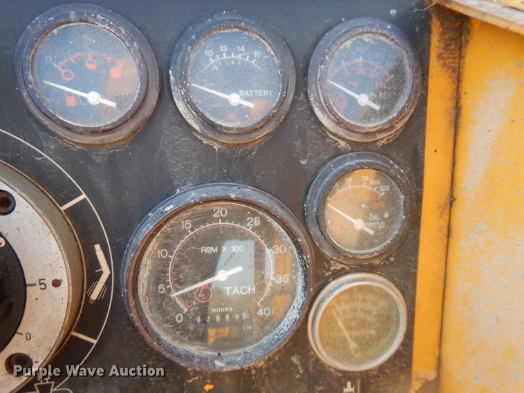 image for item GK9544 2001 Gomaco GT3600 curb machine