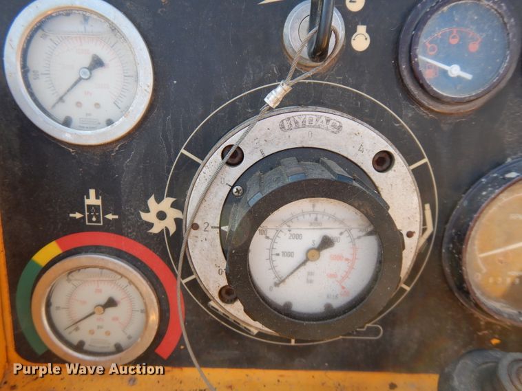 image for item GK9544 2001 Gomaco GT3600 curb machine