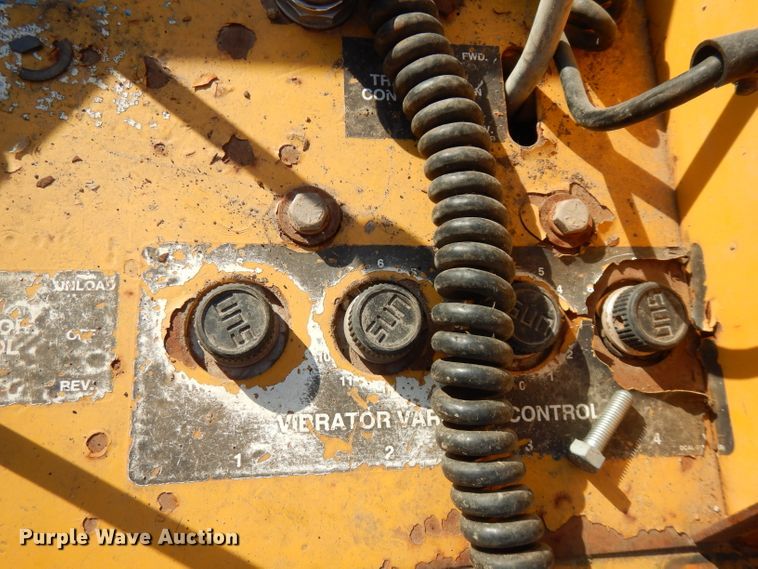 image for item GK9544 2001 Gomaco GT3600 curb machine