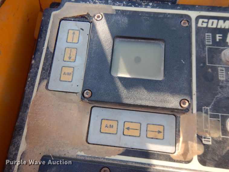 image for item GK9544 2001 Gomaco GT3600 curb machine