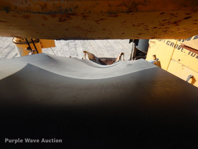 image for item GK9544 2001 Gomaco GT3600 curb machine