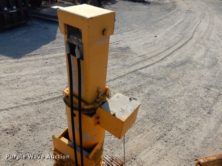 image for item GK9544 2001 Gomaco GT3600 curb machine