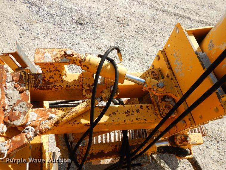 image for item GK9544 2001 Gomaco GT3600 curb machine