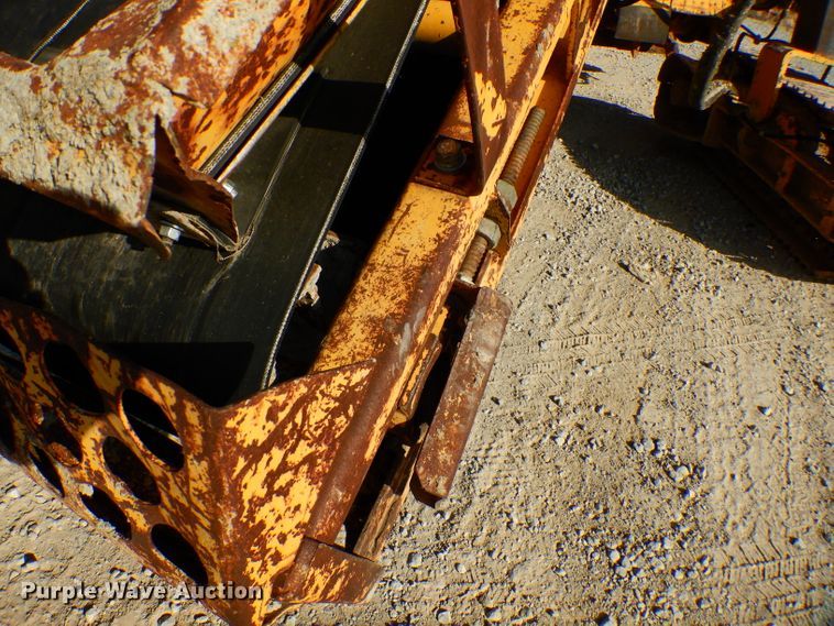 image for item GK9544 2001 Gomaco GT3600 curb machine