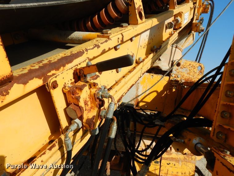 image for item GK9544 2001 Gomaco GT3600 curb machine