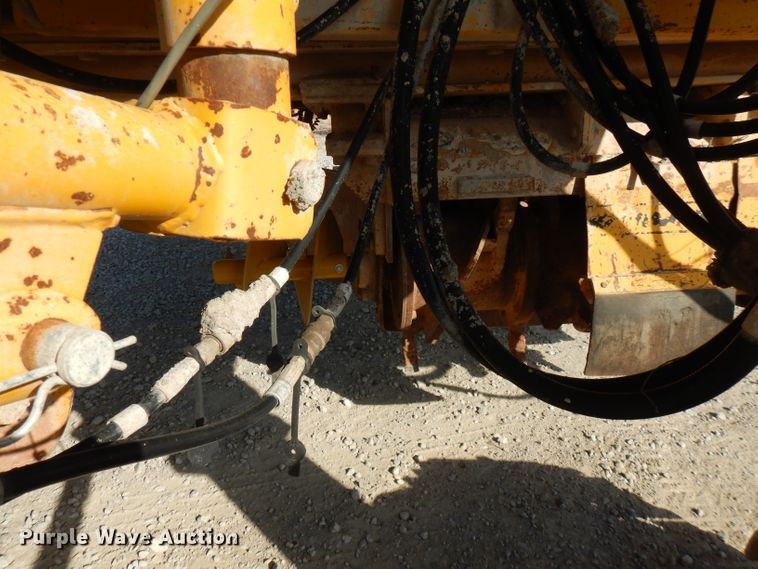 image for item GK9544 2001 Gomaco GT3600 curb machine