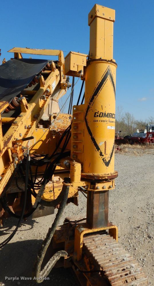 image for item GK9544 2001 Gomaco GT3600 curb machine