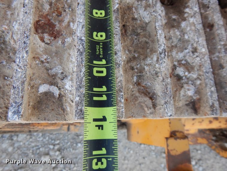 image for item GK9544 2001 Gomaco GT3600 curb machine