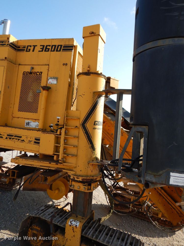 image for item GK9544 2001 Gomaco GT3600 curb machine