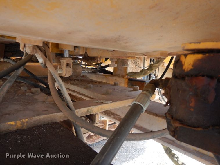 image for item GK9544 2001 Gomaco GT3600 curb machine