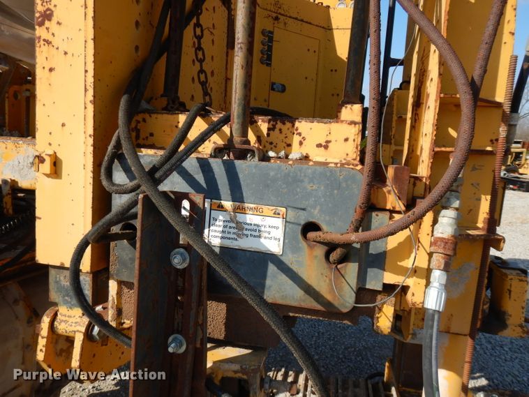 image for item GK9544 2001 Gomaco GT3600 curb machine