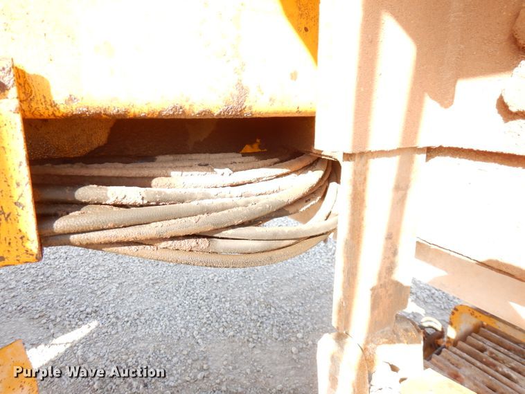 image for item GK9544 2001 Gomaco GT3600 curb machine