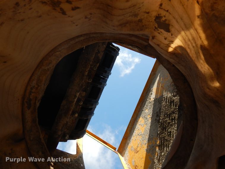 image for item GK9544 2001 Gomaco GT3600 curb machine