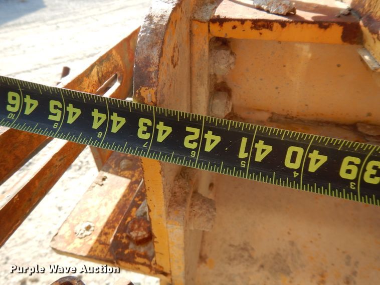 image for item GK9544 2001 Gomaco GT3600 curb machine