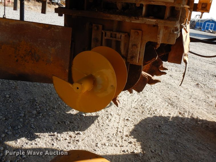 image for item GK9544 2001 Gomaco GT3600 curb machine