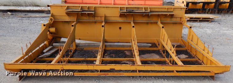 image for item GK9544 2001 Gomaco GT3600 curb machine