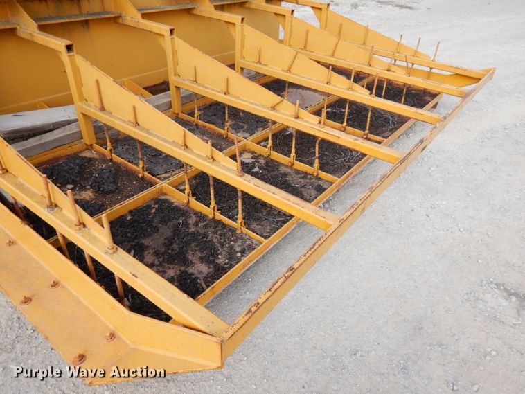 image for item GK9544 2001 Gomaco GT3600 curb machine