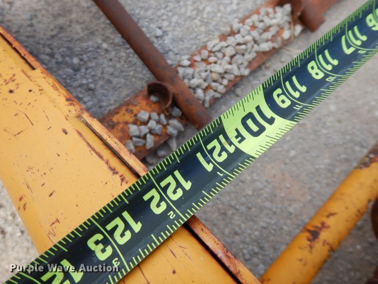 image for item GK9544 2001 Gomaco GT3600 curb machine