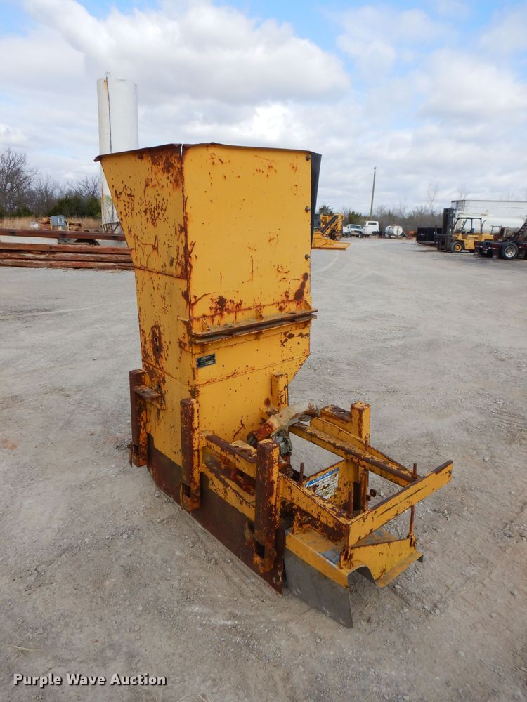 image for item GK9544 2001 Gomaco GT3600 curb machine