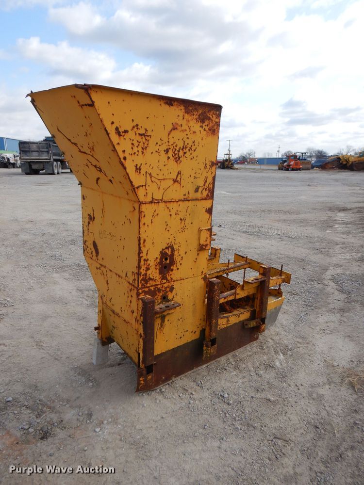 image for item GK9544 2001 Gomaco GT3600 curb machine