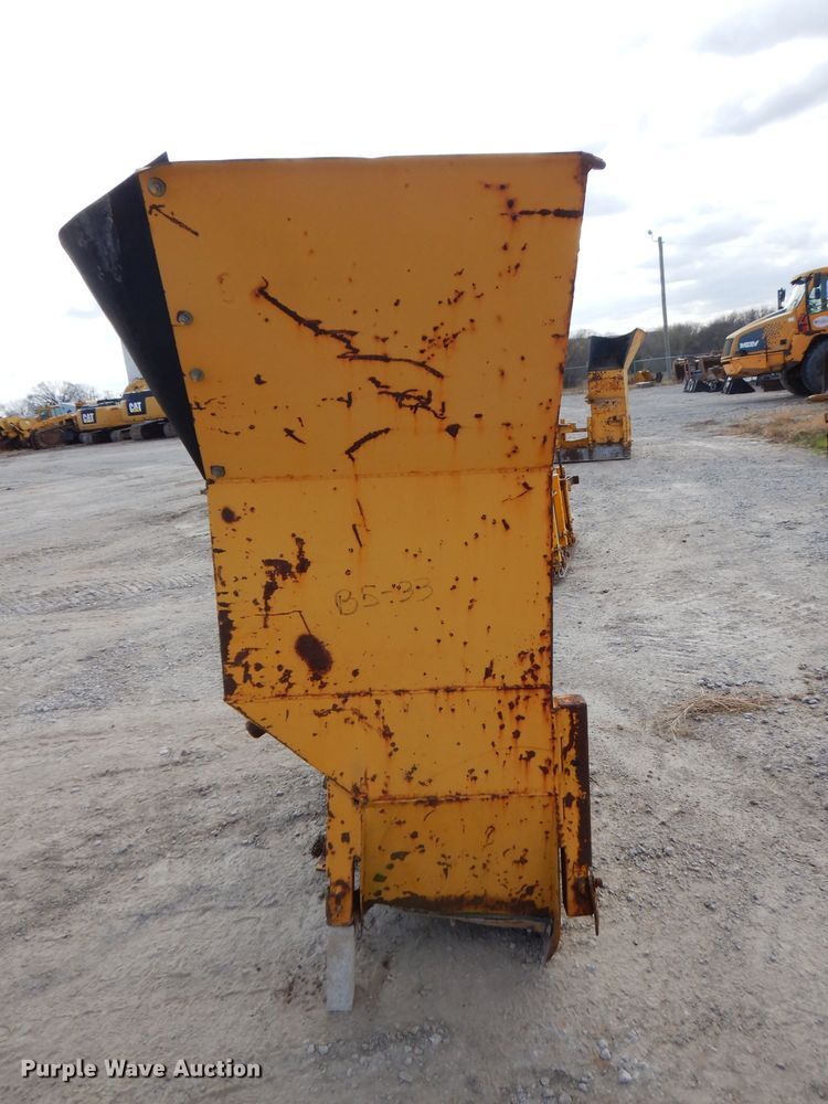 image for item GK9544 2001 Gomaco GT3600 curb machine