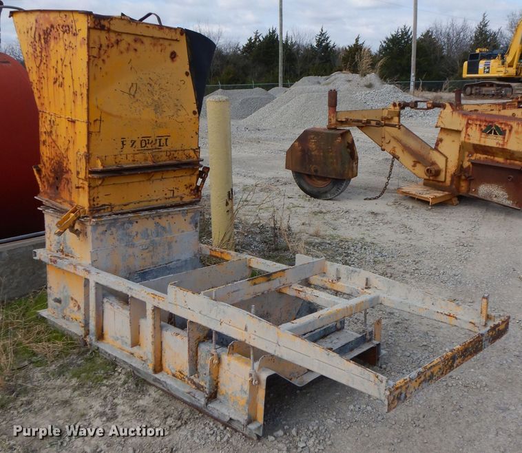 image for item GK9544 2001 Gomaco GT3600 curb machine