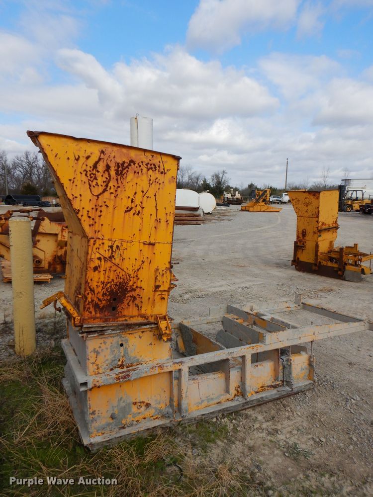 image for item GK9544 2001 Gomaco GT3600 curb machine