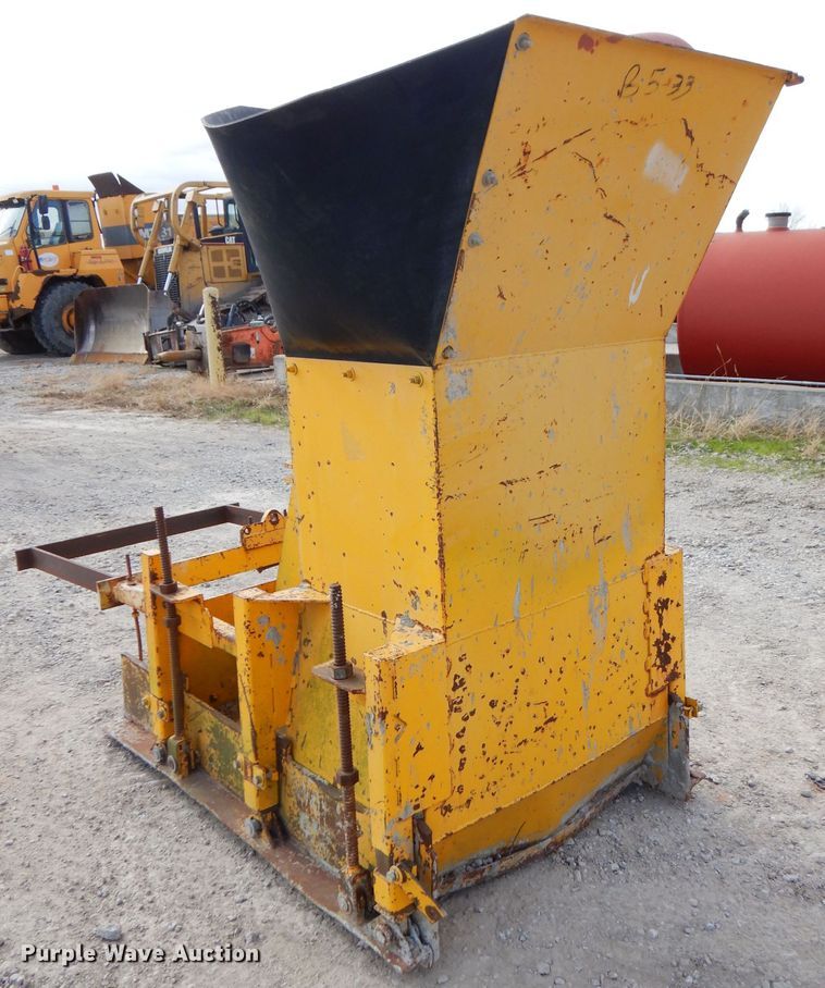 image for item GK9544 2001 Gomaco GT3600 curb machine