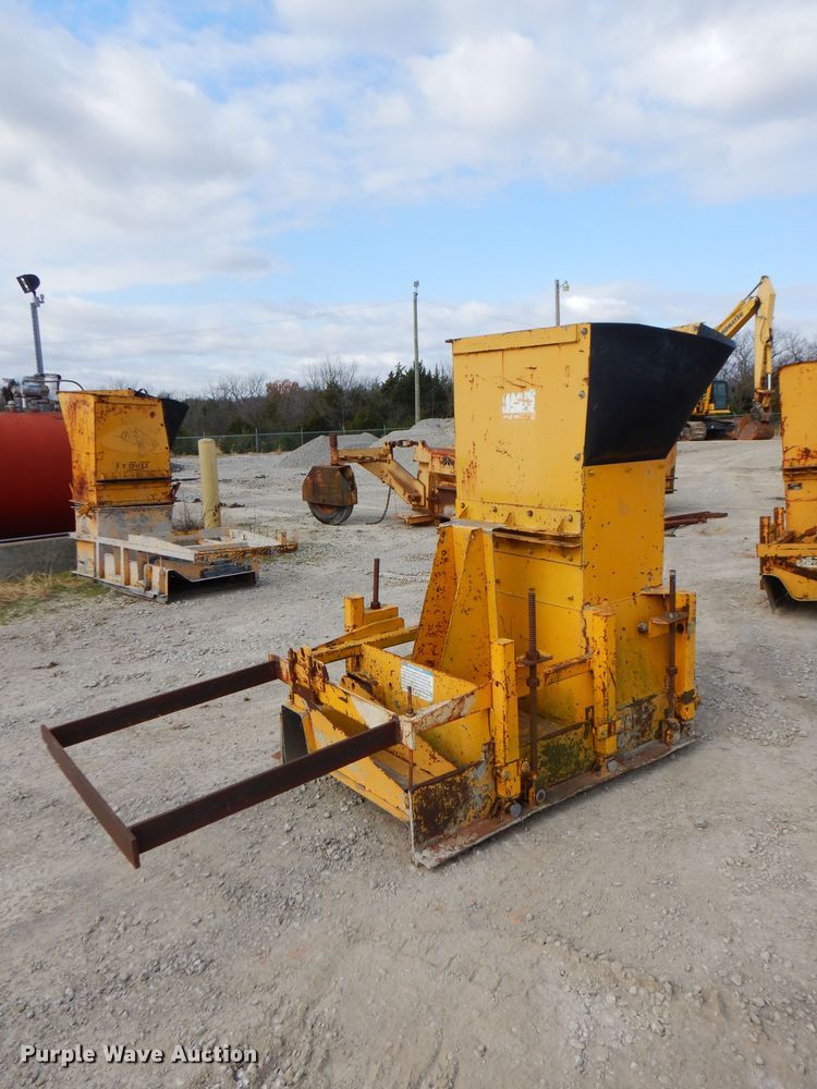 image for item GK9544 2001 Gomaco GT3600 curb machine