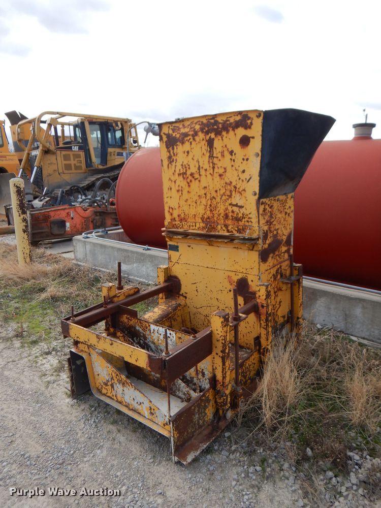 image for item GK9544 2001 Gomaco GT3600 curb machine