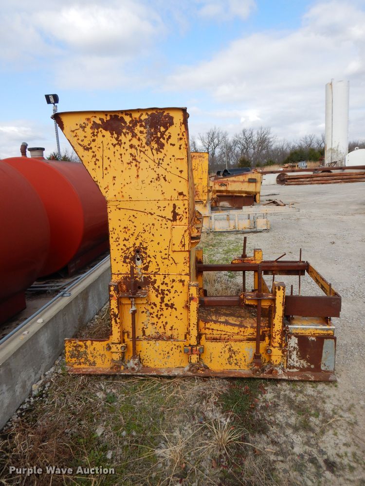 image for item GK9544 2001 Gomaco GT3600 curb machine