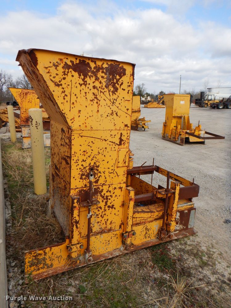 image for item GK9544 2001 Gomaco GT3600 curb machine