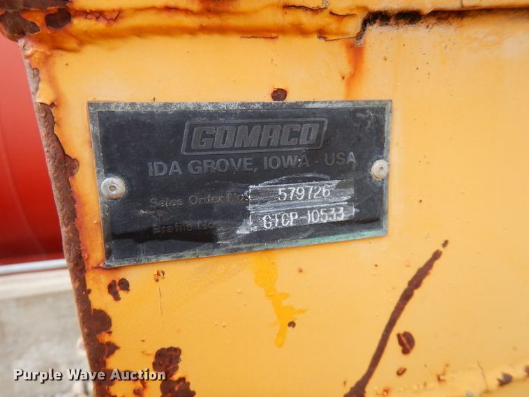 image for item GK9544 2001 Gomaco GT3600 curb machine