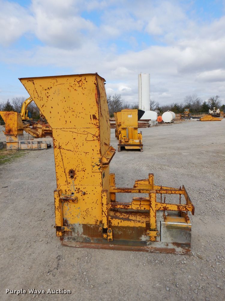 image for item GK9544 2001 Gomaco GT3600 curb machine