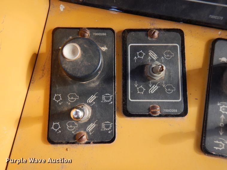 image for item GK9545 2014 Vermeer Commander T655 III  trencher