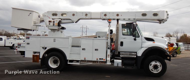 image for item GK9546 2012 International 7300  bucket truck