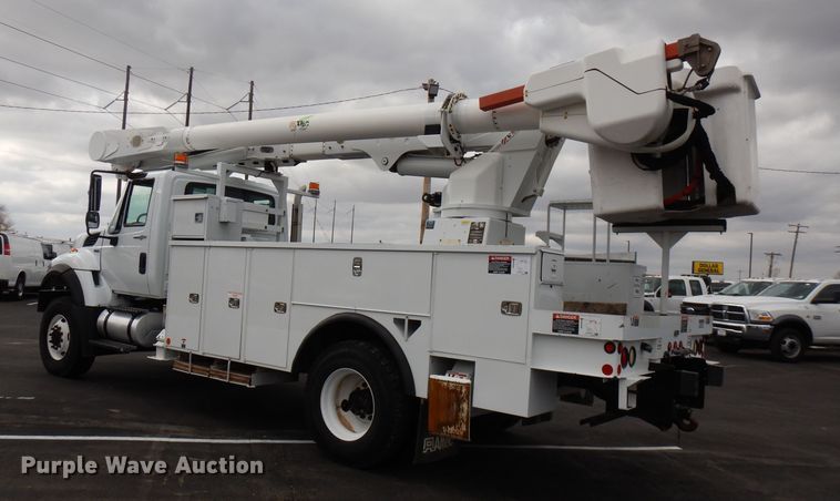 image for item GK9546 2012 International 7300  bucket truck