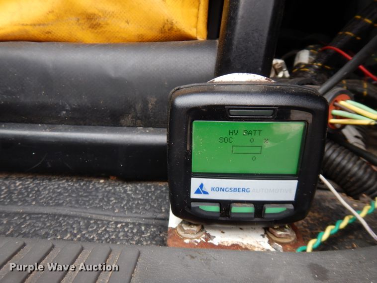 image for item GK9546 2012 International 7300  bucket truck