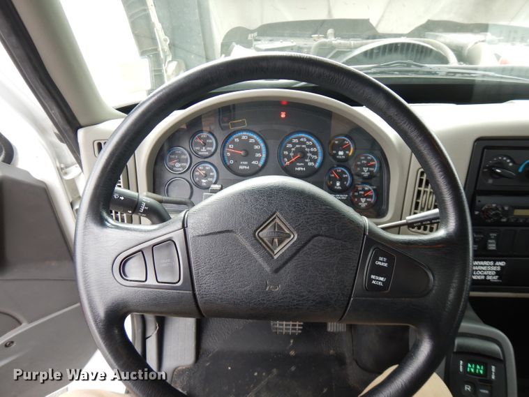 image for item GK9546 2012 International 7300  bucket truck