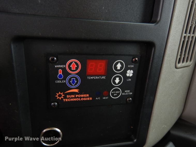 image for item GK9546 2012 International 7300  bucket truck