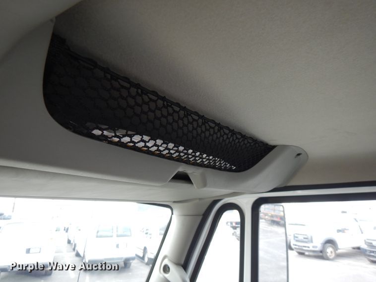 image for item GK9546 2012 International 7300  bucket truck