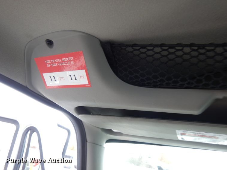 image for item GK9546 2012 International 7300  bucket truck